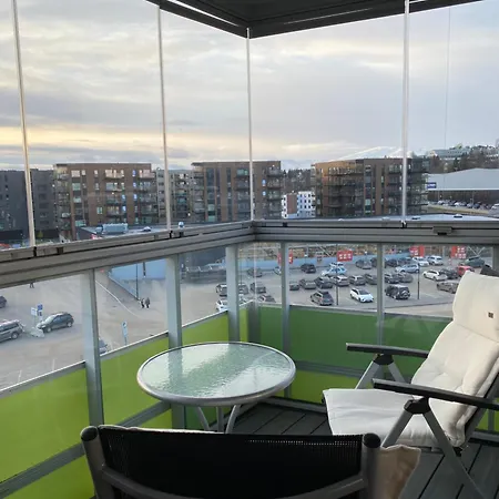 Royal On The Edge By The Sea Apartment